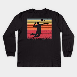 Travel back in time with beach volleyball - Retro Sunsets shirt featuring a player! Kids Long Sleeve T-Shirt